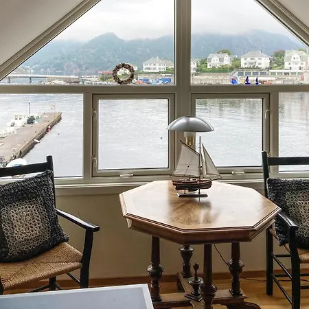 Апартаменты In With House Sea View Фарсунн